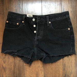 NWT Black Raw Hem Levi’s Shorts